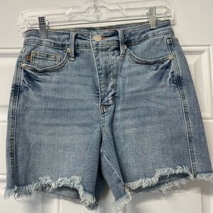 Judy Blue raw hem light wash denim shorts size M